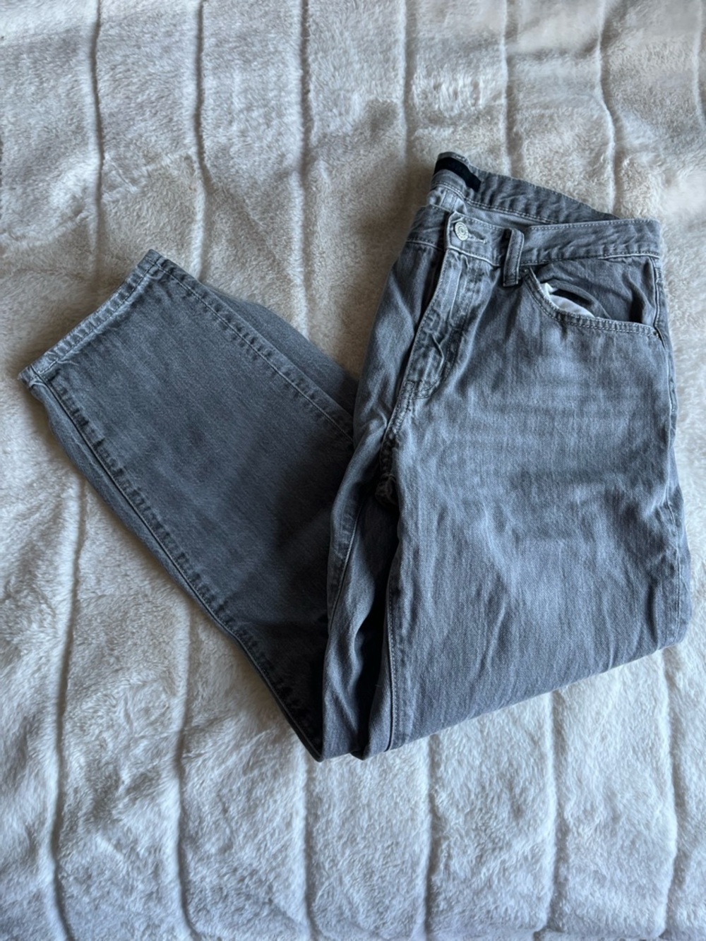 Uniqlo Women’s Gray Denim Jeans - Classic Straight Fit